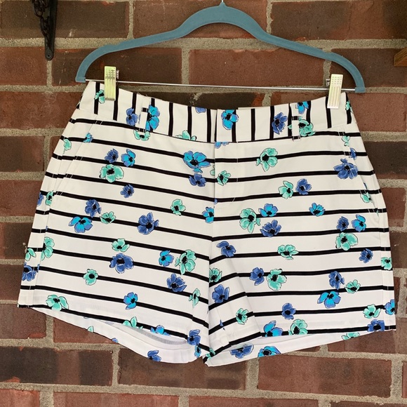 Elle Pants - ⬇️$19 NWT Elle floral shorts